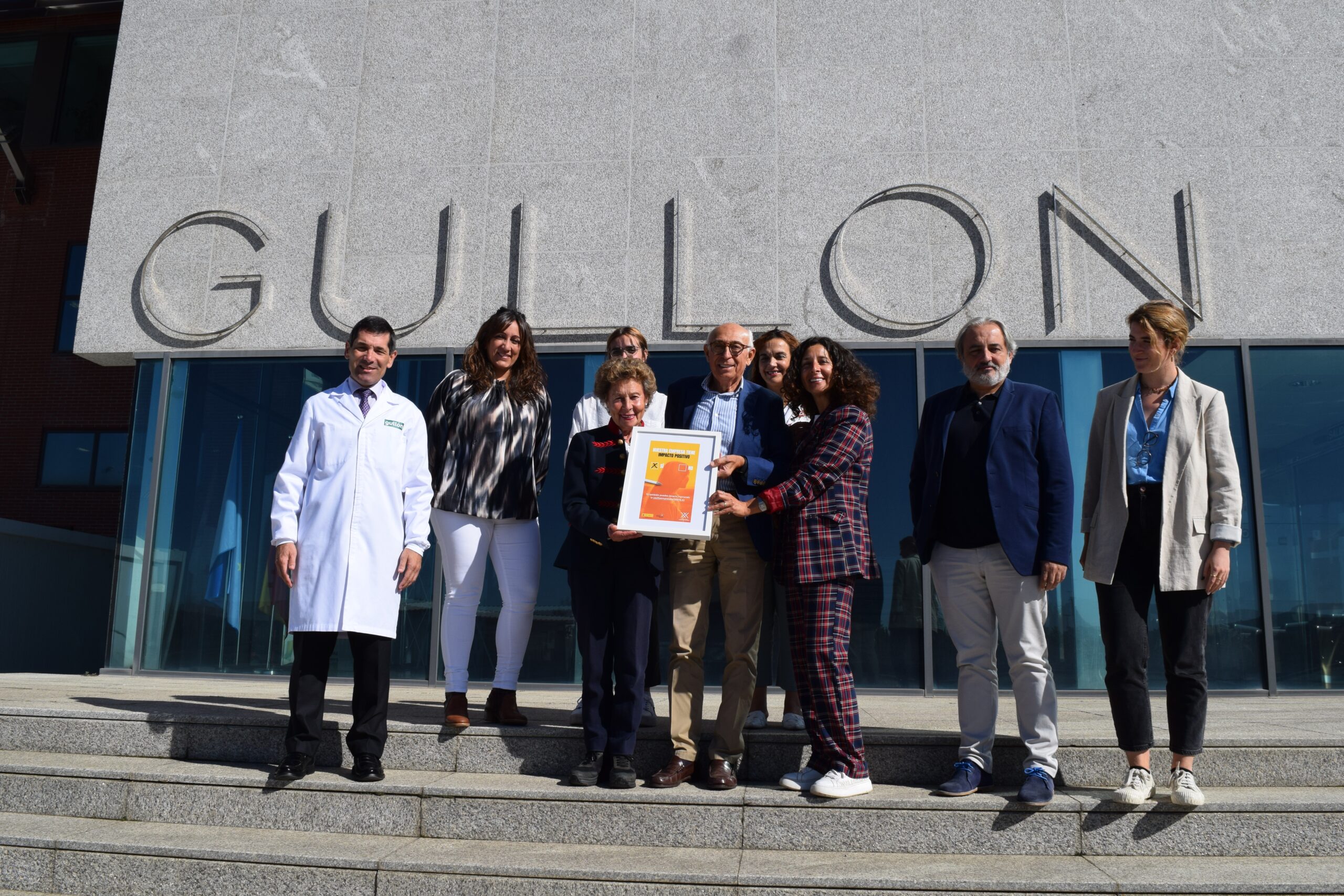 Los representantes de la Plataforma del Tercer Sector de Castilla y León visitan la fábrica de galletas Gullón